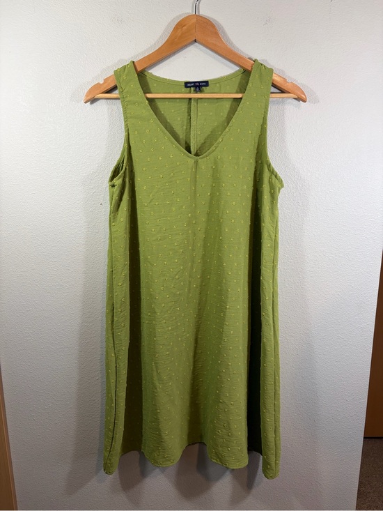 Heart Hips Dresses & Skirts - Heart Hips Green Sleeveless V-Neck Midi Dress